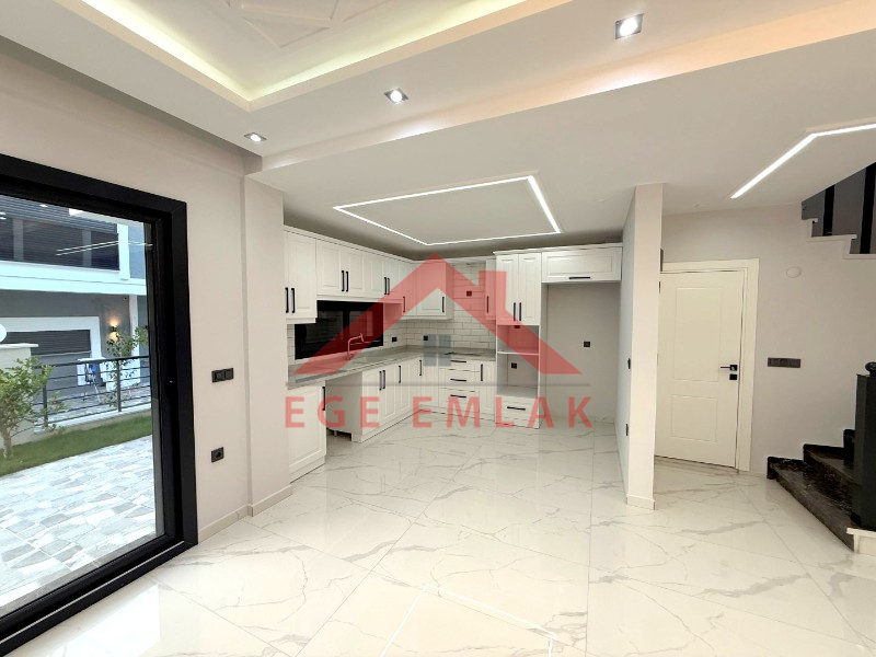 Didim Mersindere’de Denize Yürüme Mesafesinde Satılık Villa