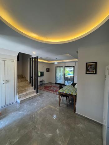 KUŞADASI DAVUTLARDA BOL YEŞİL VE DOGA MANZARALI SATILIK 3+1 VİLLA