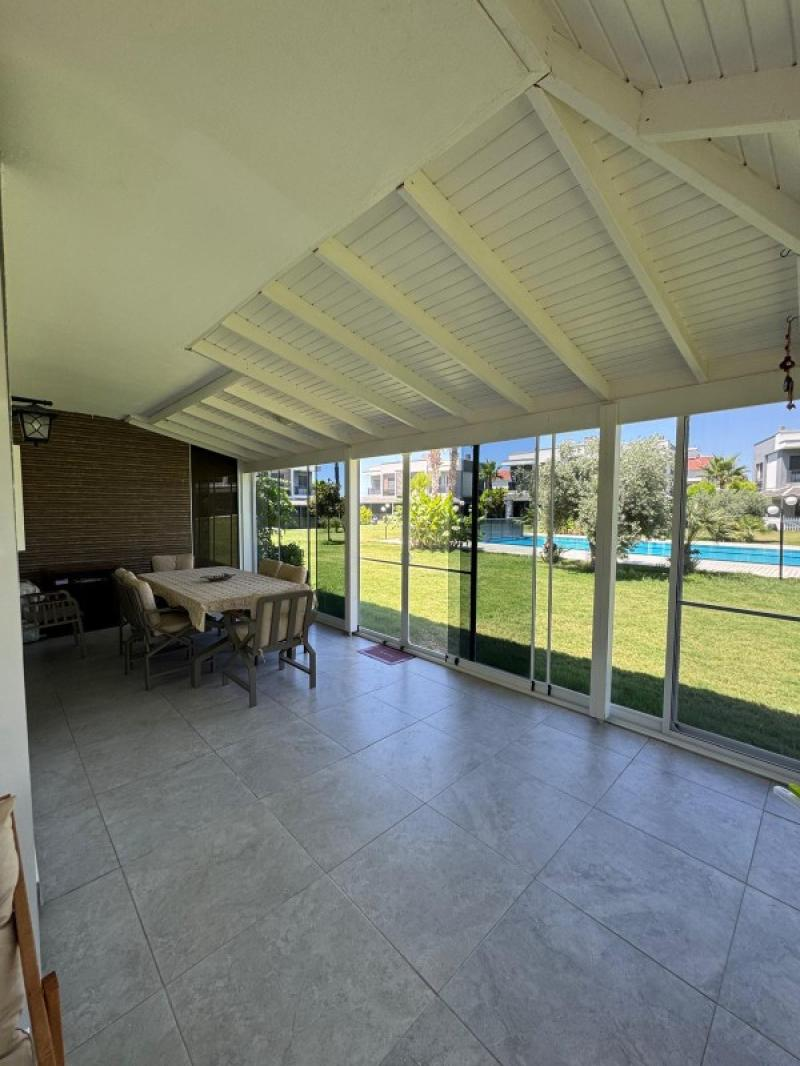 KUŞADASI DAVUTLARDA BOL YEŞİL VE DOGA MANZARALI SATILIK 3+1 VİLLA