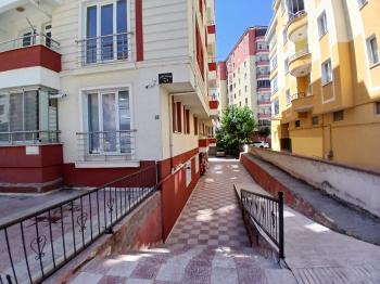 GÜVENAY - ÇORUM GARANTİ EVLER'DE CAFELERE ÇOK YAKIN KİRALIK 3+1 DAİRE