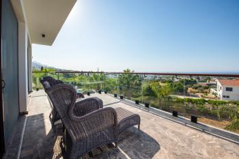 KKTC GİRNE BELLAPAİS BÖLGESİNDE SATILIK LÜKS 4+2 VİLLA