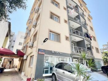 Gazimağusa, Kuzey Kıbrıs'ta Satılık 2 Adet Yurt izinli Komple Apartman