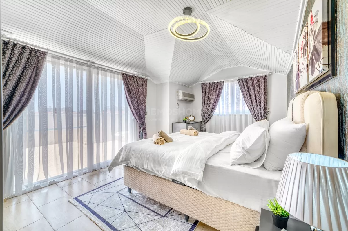 Geräumiges Luxus-Duplex in Oba