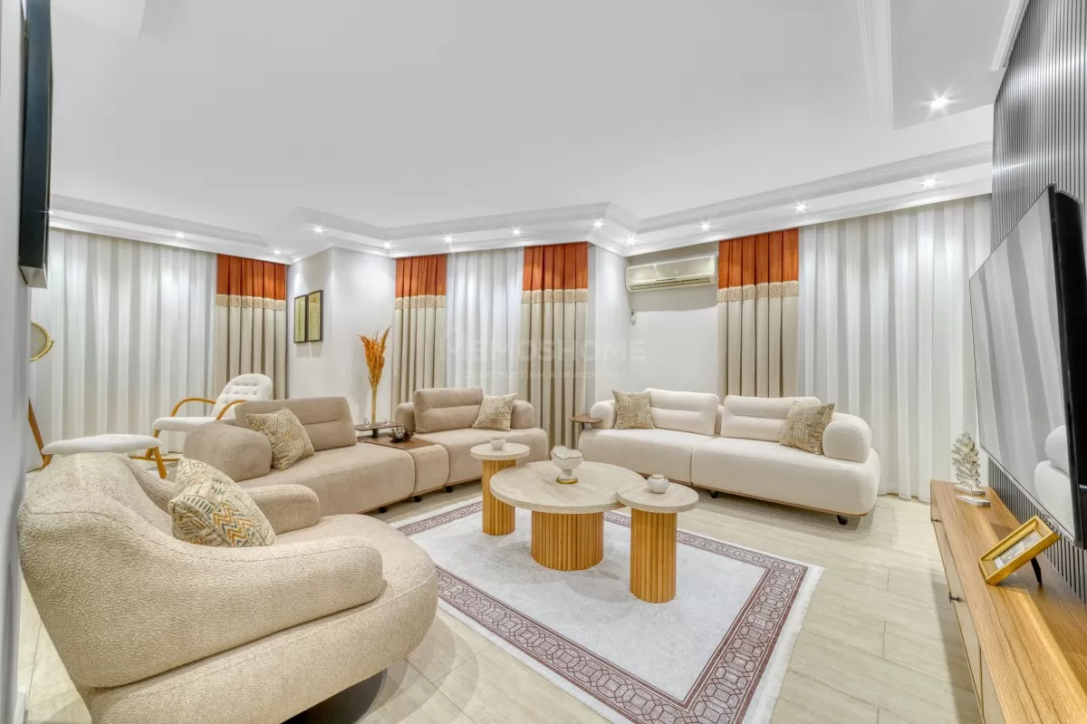 Geräumiges Luxus-Duplex in Oba