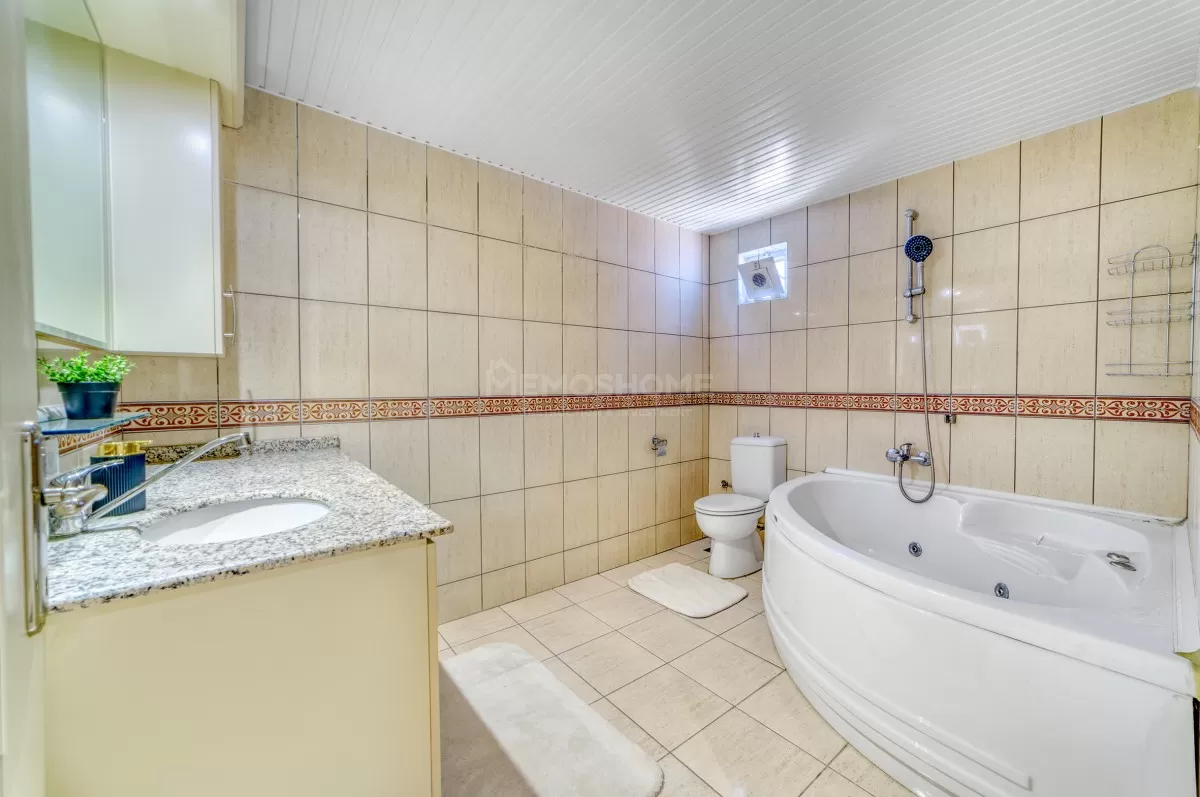 Geräumiges Luxus-Duplex in Oba