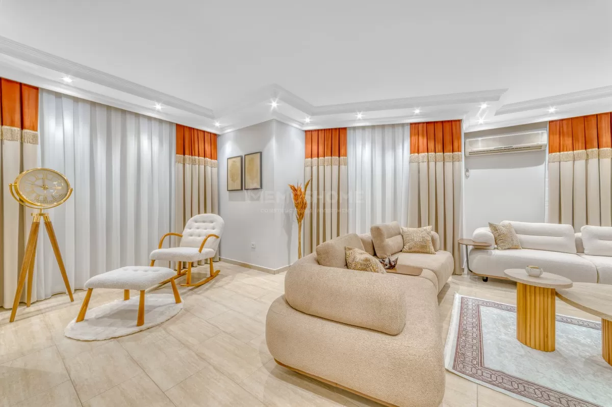 Geräumiges Luxus-Duplex in Oba