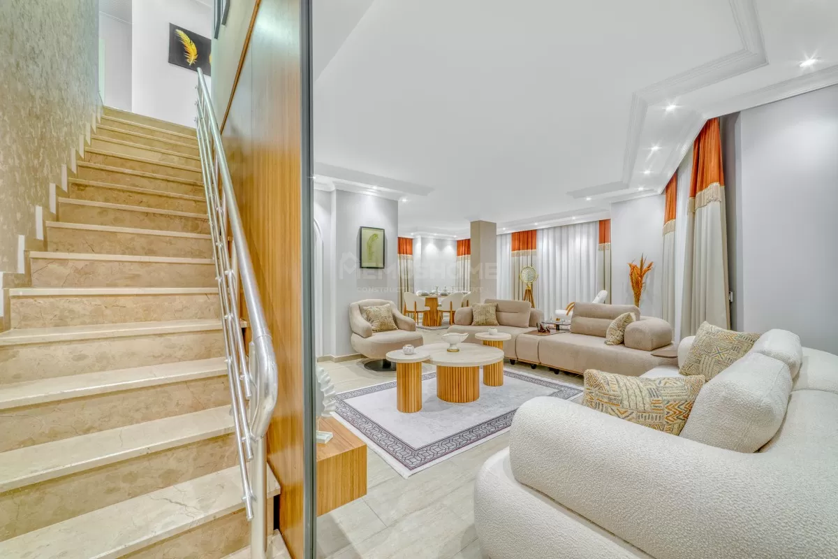 Geräumiges Luxus-Duplex in Oba