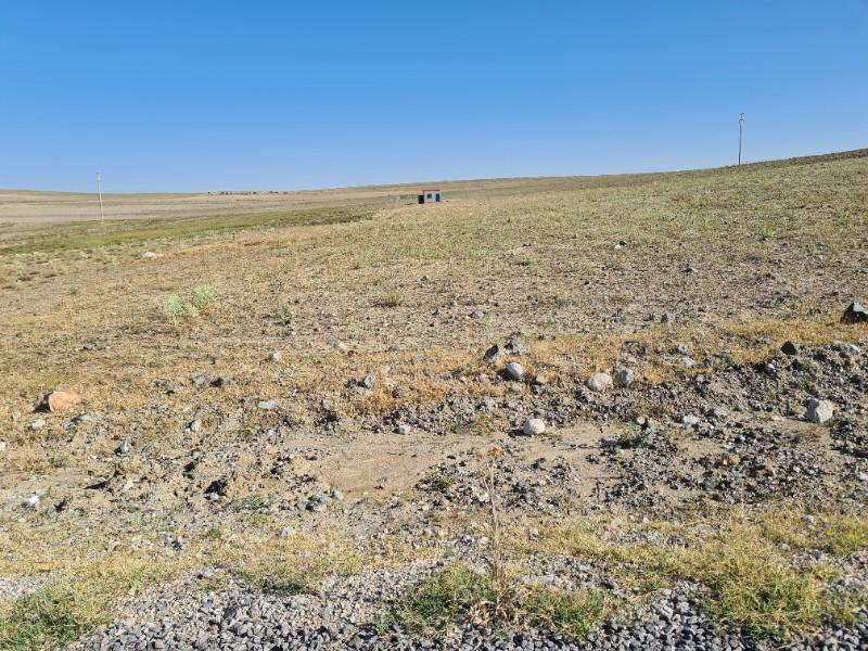 NİĞDE ÇAYIRLIDA  SATLIK  YOLA CEPHELİ 8 dönüm  tarla 