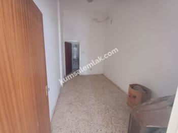 LEFKOŞA YENİKENT'TE  TÜRK MALI TİCARİ İZİNLİ SATILIK İŞ YERLERİ