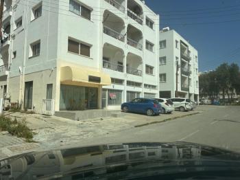 LEFKOŞA YENİKENT'TE  TÜRK MALI TİCARİ İZİNLİ SATILIK İŞ YERLERİ
