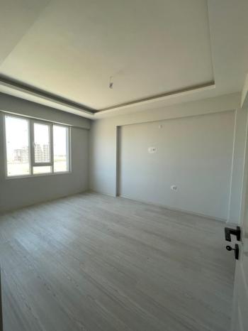 AFYON ÜÇOK EMLAKTAN ERKMEN DE KİRALIK 4+1 LÜX SIFIR DAİRE