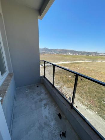 AFYON ÜÇOK EMLAKTAN ERKMEN DE KİRALIK 4+1 LÜX SIFIR DAİRE