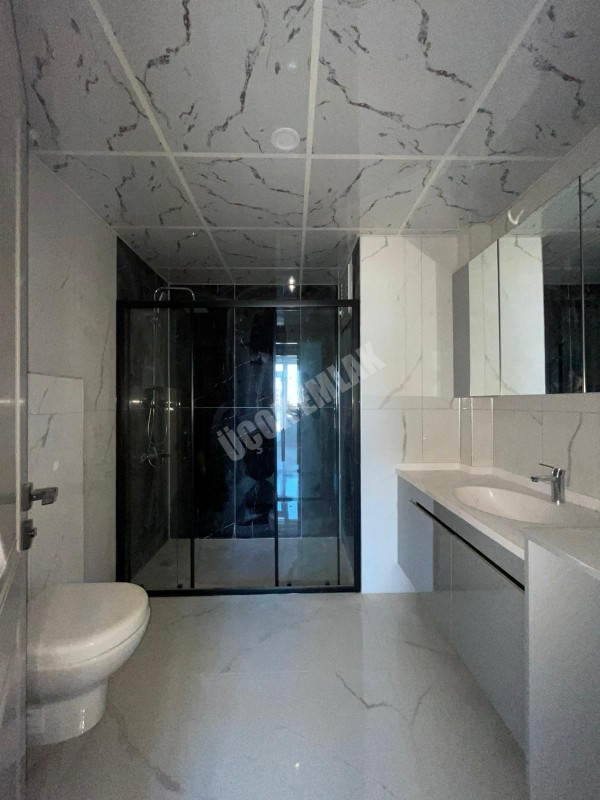 AFYON ÜÇOK EMLAKTAN ERKMEN DE KİRALIK 4+1 LÜX SIFIR DAİRE