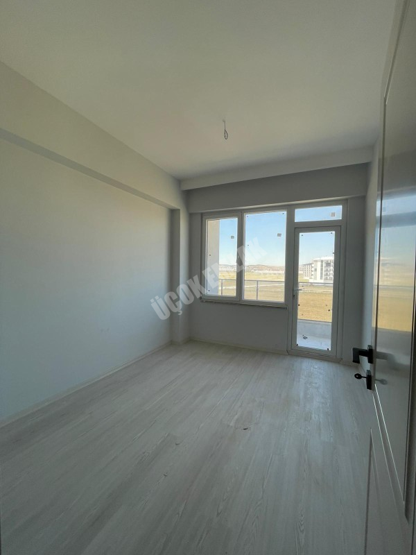 AFYON ÜÇOK EMLAKTAN ERKMEN DE KİRALIK 4+1 LÜX SIFIR DAİRE