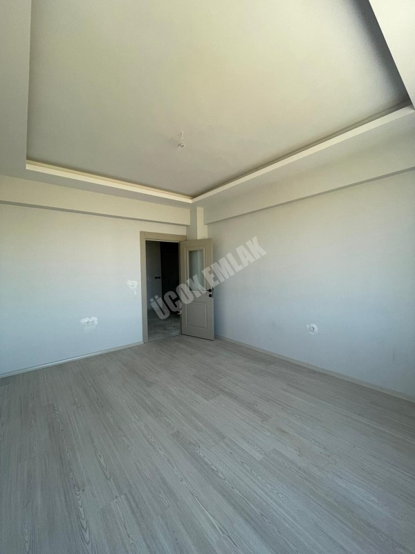 AFYON ÜÇOK EMLAKTAN ERKMEN DE KİRALIK 4+1 LÜX SIFIR DAİRE