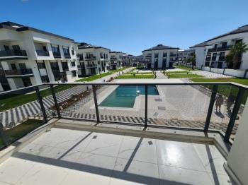 CUMHURİYET MAHALLESİ'NDE TATİL KÖYÜ KONFORUNDA SIFIR 2+1 SATILIK DAİRE