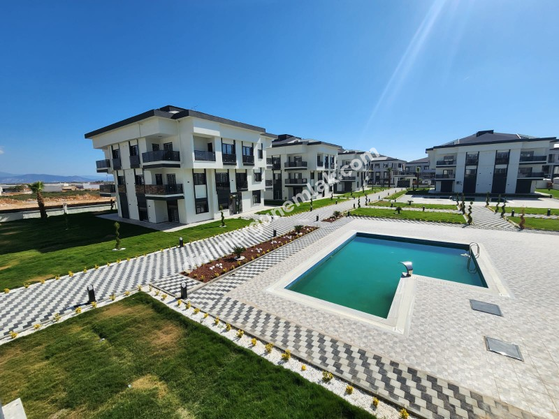 CUMHURİYET MAHALLESİ'NDE TATİL KÖYÜ KONFORUNDA SIFIR 2+1 SATILIK DAİRE