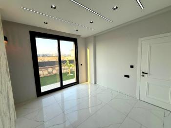 Didim'de 500 Metre Kare Arsa İçerisinde Satılık 4+1 Villa