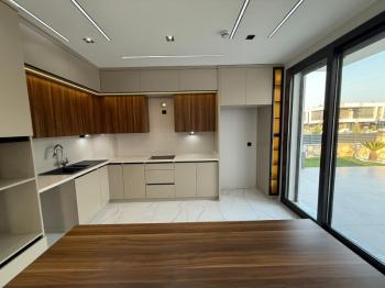 Didim'de 500 Metre Kare Arsa İçerisinde Satılık 4+1 Villa