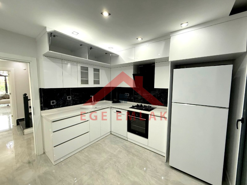 Didim Hisar Mahallesinde Satılık Eşyalı 4+1 Villa