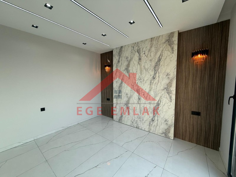 Didim'de 500 Metre Kare Arsa İçerisinde Satılık 4+1 Villa