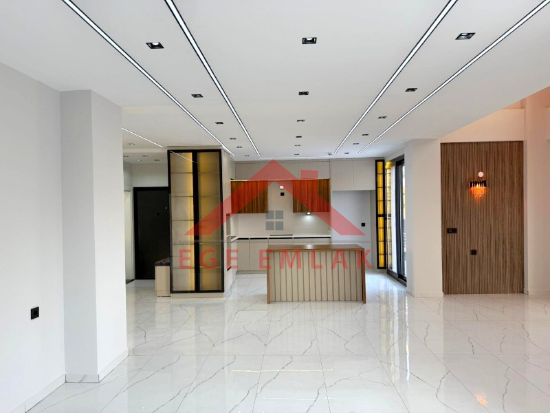 Didim'de 500 Metre Kare Arsa İçerisinde Satılık 4+1 Villa