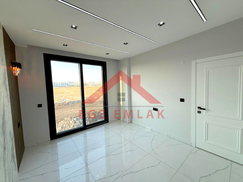 Didim'de 500 Metre Kare Arsa İçerisinde Satılık 4+1 Villa