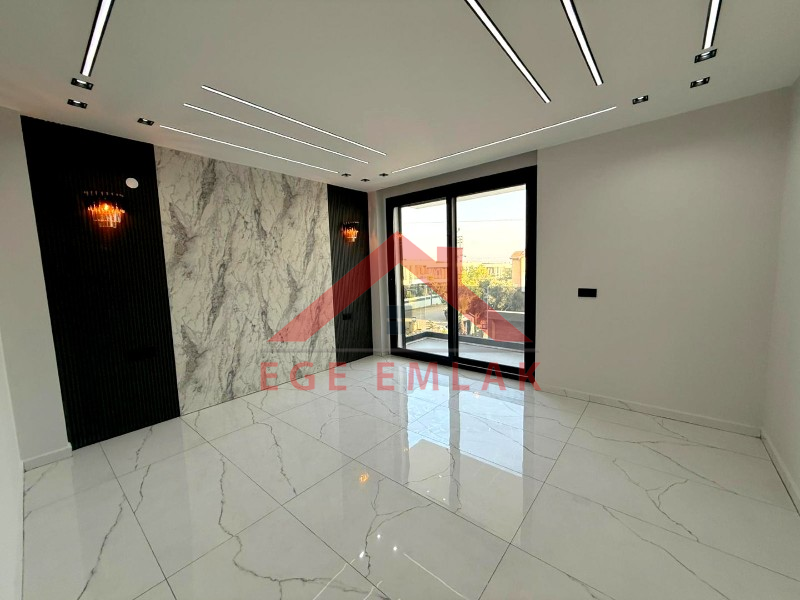 Didim'de 500 Metre Kare Arsa İçerisinde Satılık 4+1 Villa