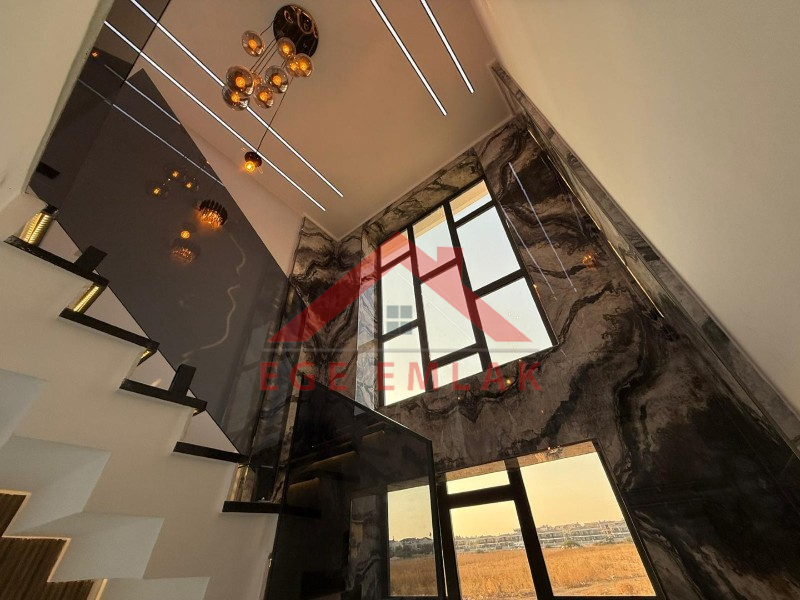 Didim'de 500 Metre Kare Arsa İçerisinde Satılık 4+1 Villa