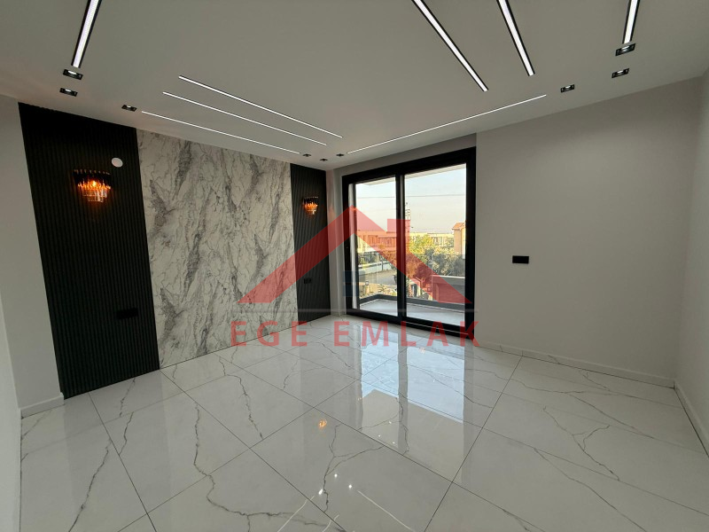 Didim'de 500 Metre Kare Arsa İçerisinde Satılık 4+1 Villa