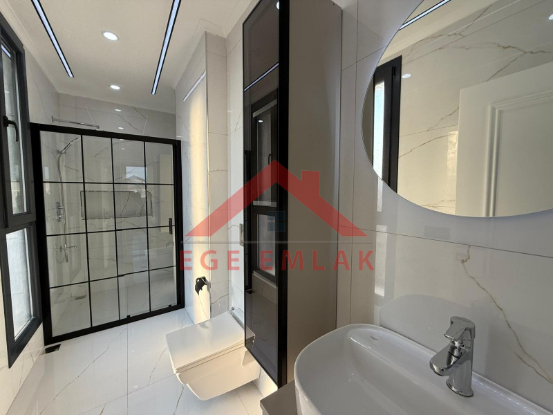 Didim'de 500 Metre Kare Arsa İçerisinde Satılık 4+1 Villa