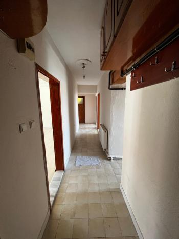 ÜNİVERSİTE BÖLGESİNDE YEŞİL EVLER SİTESİNDE KİRALIK 3+1 DAİRE