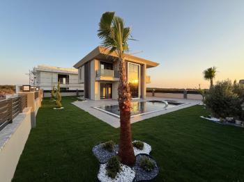 Didim'de Satılık 4+1 Tam Müstakil Villa