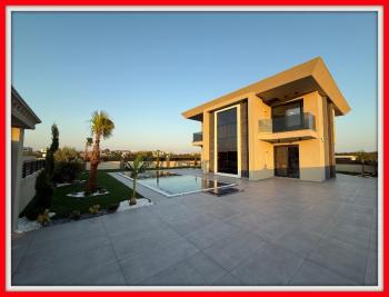 Didim'de Satılık 4+1 Tam Müstakil Villa