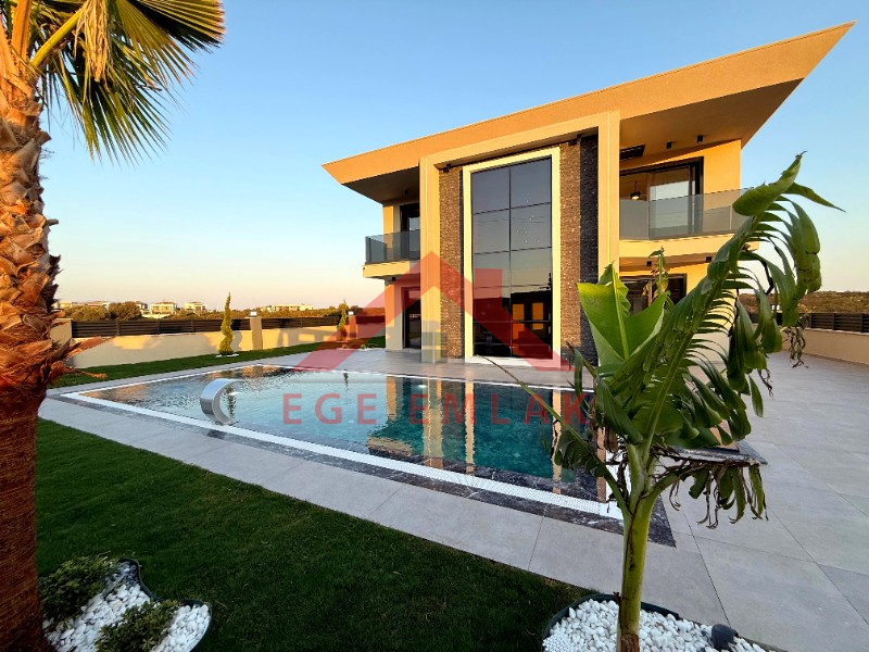 Didim'de Satılık 4+1 Tam Müstakil Villa