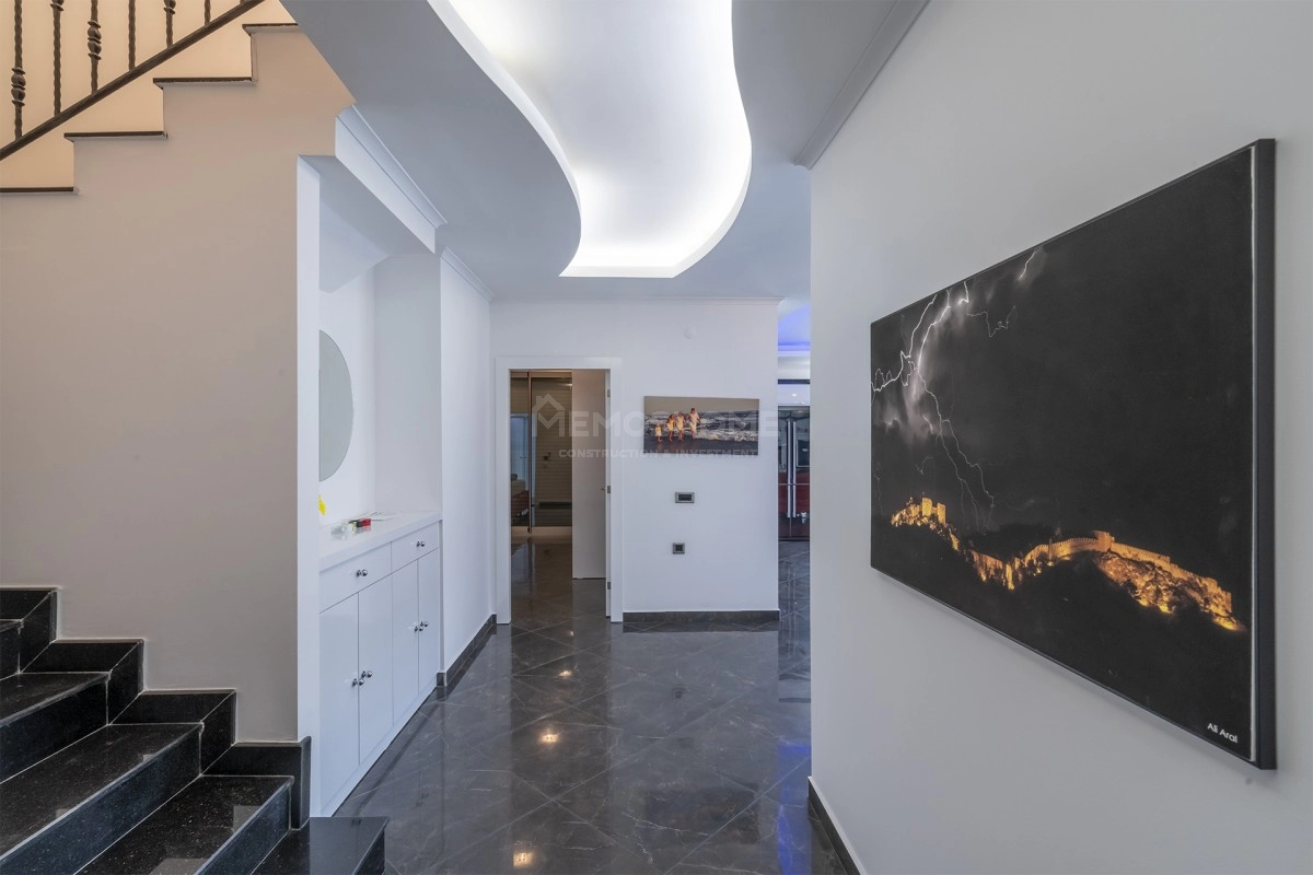 Oba Life Garden Luxury Penthouse