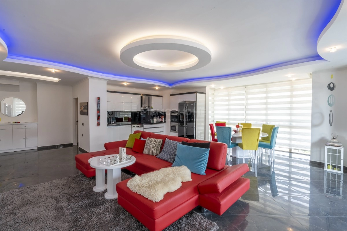 Oba Life Garden Luxury Penthouse