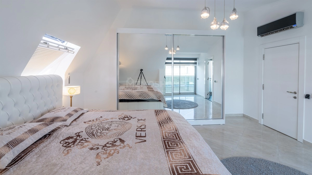 Oba Life Garden Luxury Penthouse