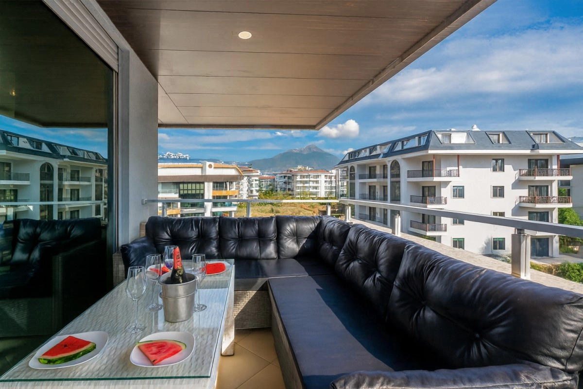 Oba Life Garden Luxury Penthouse