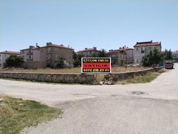 AFYON ÜÇOK EMLAKTAN SAHİPATA VEYSEL KARANİ MAH SATILIK SIFIR LÜX 3+1 - 2+1 DAİRELER 