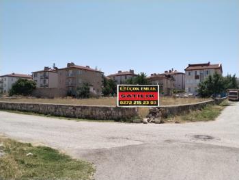 AFYON ÜÇOK EMLAKTAN SAHİPATA VEYSEL KARANİ MAH SATILIK SIFIR LÜX 3+1 - 2+1 DAİRELER 