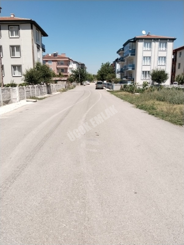 AFYON ÜÇOK EMLAKTAN SAHİPATA VEYSEL KARANİ MAH SATILIK SIFIR LÜX 3+1 - 2+1 DAİRELER 