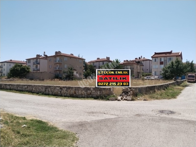 AFYON ÜÇOK EMLAKTAN SAHİPATA VEYSEL KARANİ MAH SATILIK SIFIR LÜX 3+1 - 2+1 DAİRELER 