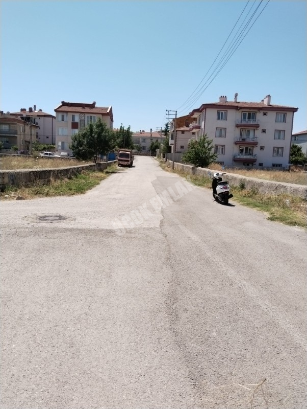 AFYON ÜÇOK EMLAKTAN SAHİPATA VEYSEL KARANİ MAH SATILIK SIFIR LÜX 3+1 - 2+1 DAİRELER 