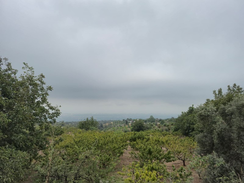 ASLAN'DAN SIRAÇTA DENİZ MANZARALI KÖY İÇİ İMARLI SATILIK BAÇHE