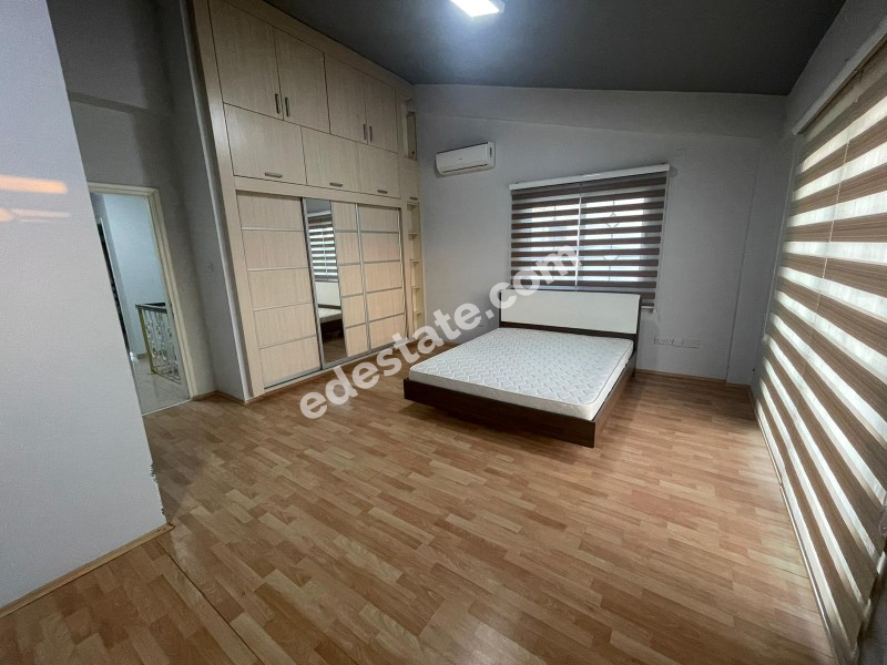 Lefkoşa Hamitköy'de Türk Koçanlı Bahçeli 5+1 SATILIK MÜSTAKİL VİLLA 