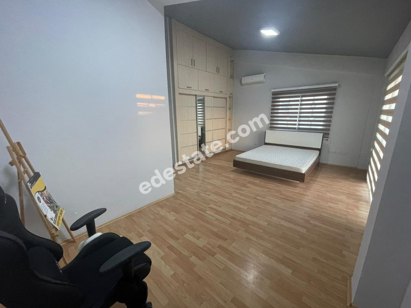 Lefkoşa Hamitköy'de Türk Koçanlı Bahçeli 5+1 SATILIK MÜSTAKİL VİLLA 