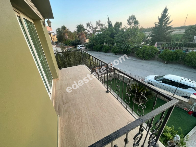 Lefkoşa Hamitköy'de Türk Koçanlı Bahçeli 5+1 SATILIK MÜSTAKİL VİLLA 