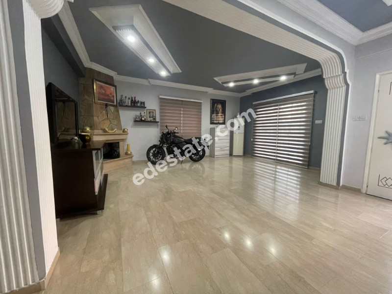 Lefkoşa Hamitköy'de Türk Koçanlı Bahçeli 5+1 SATILIK MÜSTAKİL VİLLA 