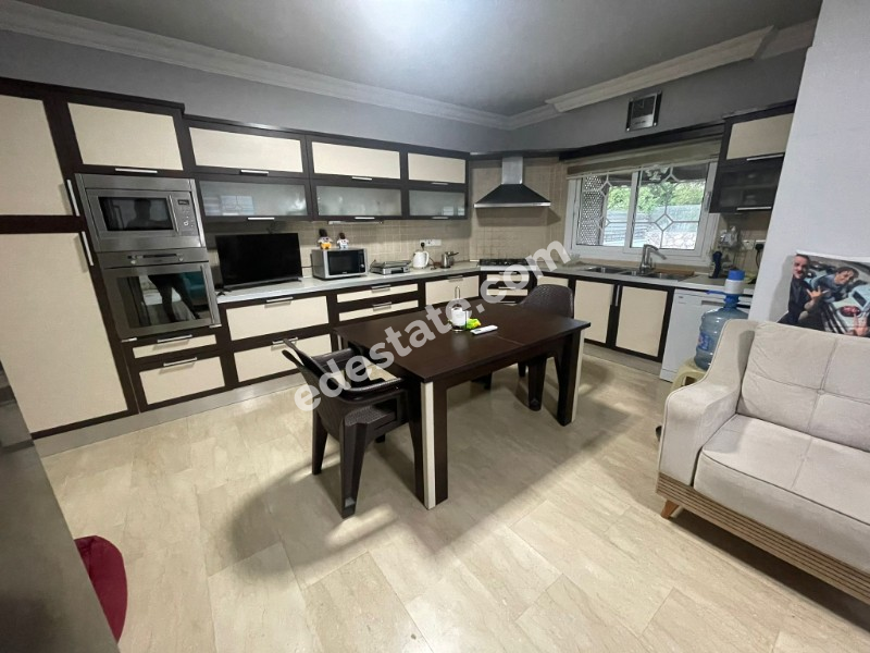 Lefkoşa Hamitköy'de Türk Koçanlı Bahçeli 5+1 SATILIK MÜSTAKİL VİLLA 